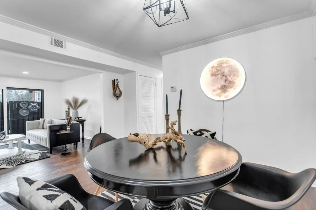 6851 Roswell Road Unit A-17, Sandy Springs, Georgia 30328, 2 Bedrooms Bedrooms, ,2 BathroomsBathrooms,Residential,Sold,6851 Roswell Road Unit A-17,7165530