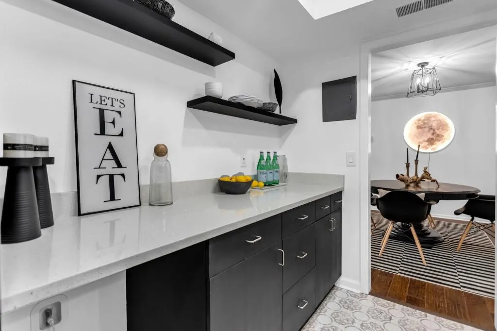 6851 Roswell Road Unit A-17, Sandy Springs, Georgia 30328, 2 Bedrooms Bedrooms, ,2 BathroomsBathrooms,Residential,Sold,6851 Roswell Road Unit A-17,7165530