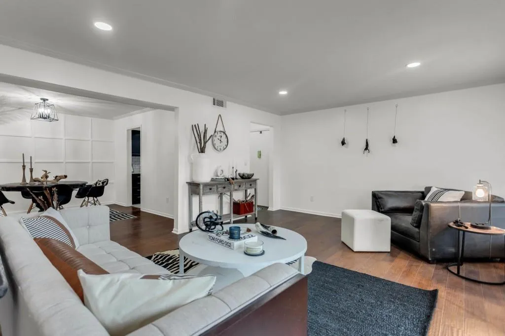 6851 Roswell Road Unit A-17, Sandy Springs, Georgia 30328, 2 Bedrooms Bedrooms, ,2 BathroomsBathrooms,Residential,Sold,6851 Roswell Road Unit A-17,7165530