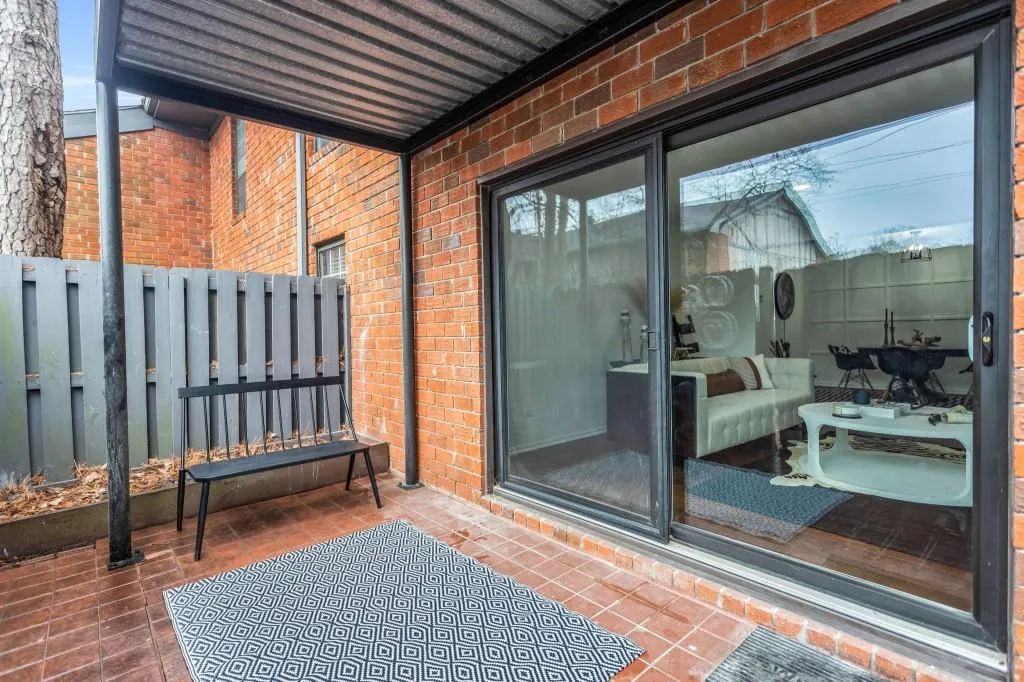 6851 Roswell Road Unit A-17, Sandy Springs, Georgia 30328, 2 Bedrooms Bedrooms, ,2 BathroomsBathrooms,Residential,Sold,6851 Roswell Road Unit A-17,7165530