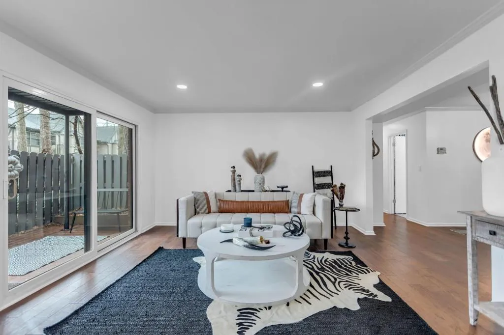 6851 Roswell Road Unit A-17, Sandy Springs, Georgia 30328, 2 Bedrooms Bedrooms, ,2 BathroomsBathrooms,Residential,Sold,6851 Roswell Road Unit A-17,7165530