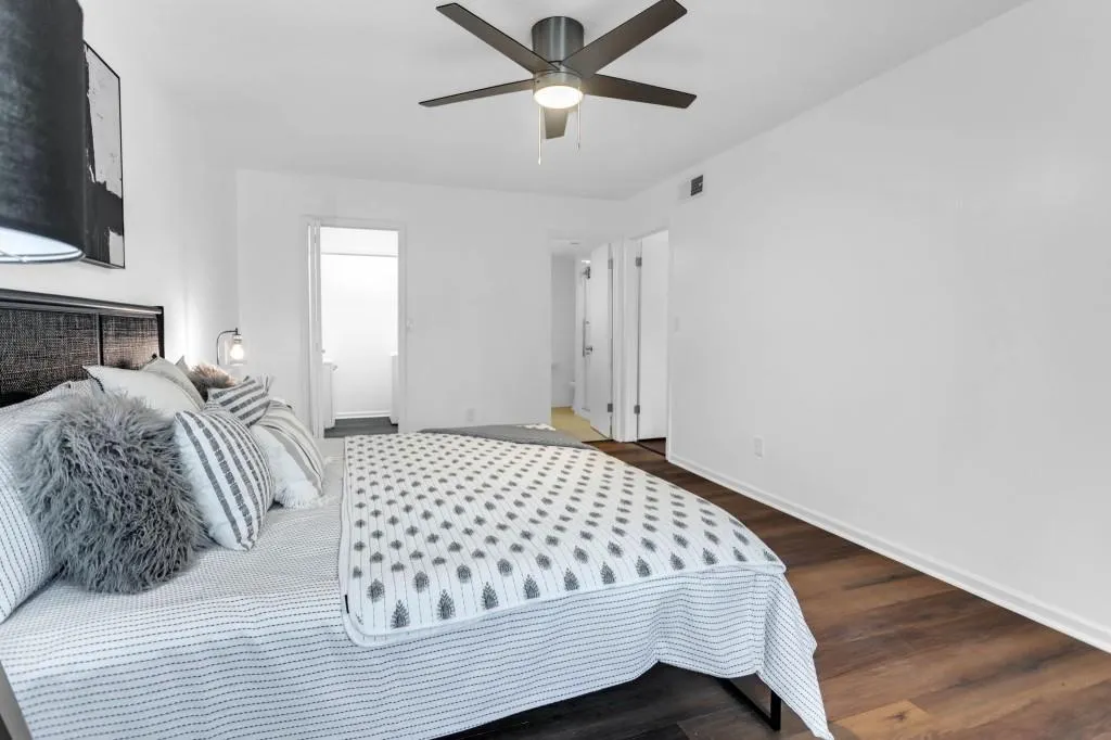 6851 Roswell Road Unit A-17, Sandy Springs, Georgia 30328, 2 Bedrooms Bedrooms, ,2 BathroomsBathrooms,Residential,Sold,6851 Roswell Road Unit A-17,7165530