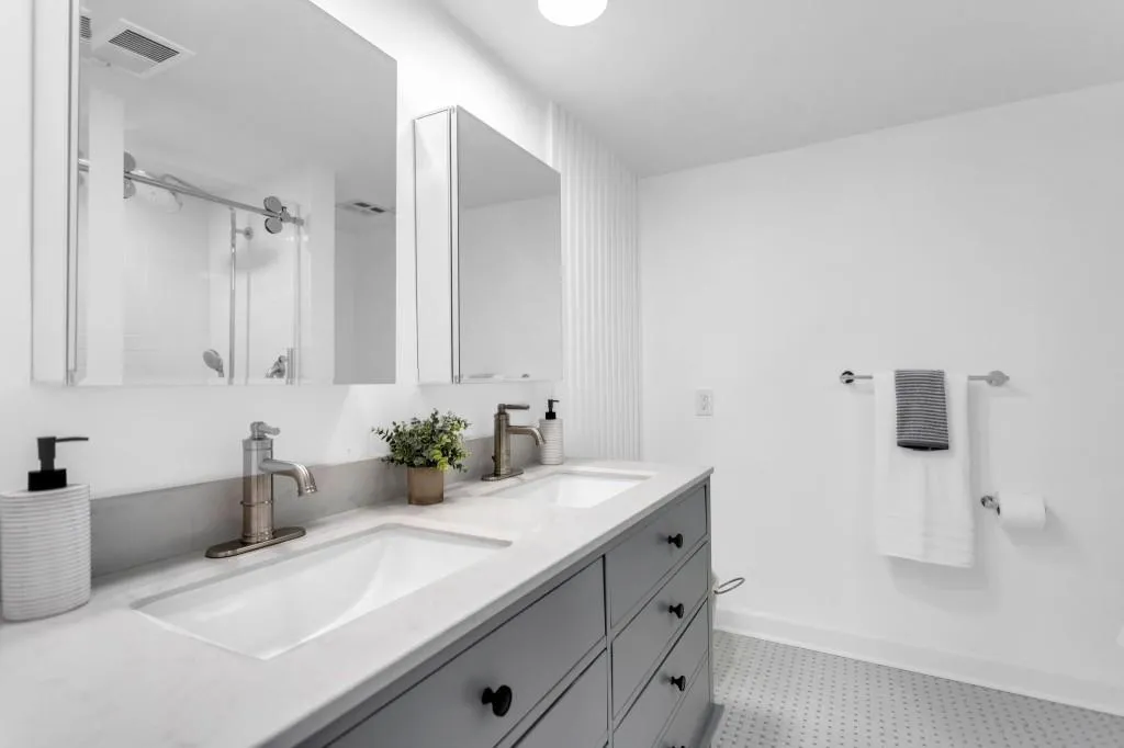 6851 Roswell Road Unit A-17, Sandy Springs, Georgia 30328, 2 Bedrooms Bedrooms, ,2 BathroomsBathrooms,Residential,Sold,6851 Roswell Road Unit A-17,7165530