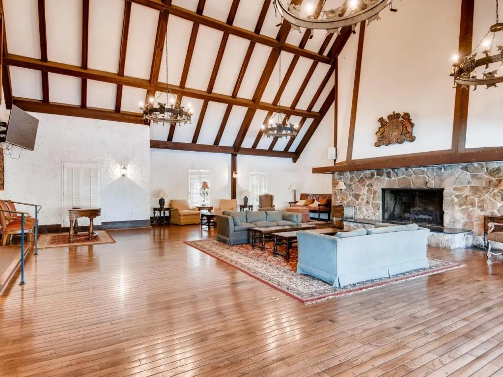 6851 Roswell Road Unit A-17, Sandy Springs, Georgia 30328, 2 Bedrooms Bedrooms, ,2 BathroomsBathrooms,Residential,Sold,6851 Roswell Road Unit A-17,7165530