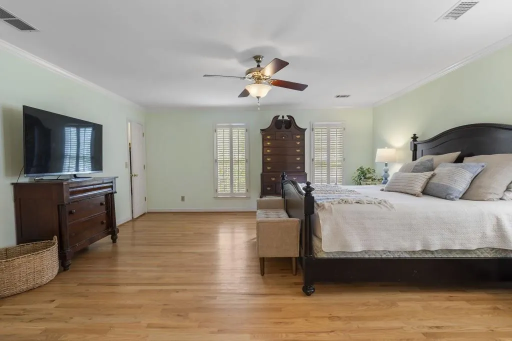 6915 Hunters Knoll, Sandy Springs, Georgia 30328, 4 Bedrooms Bedrooms, ,3 BathroomsBathrooms,Residential,For Sale,6915 Hunters Knoll,7639049
