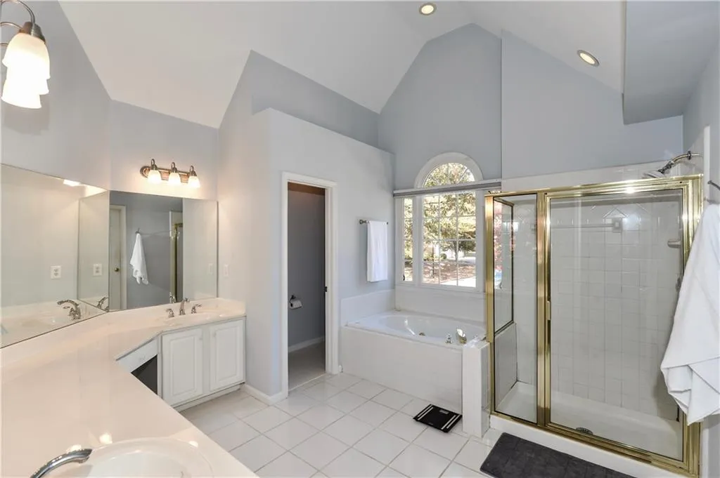 735 Orchard Court, Sandy Springs, Georgia 30328, 3 Bedrooms Bedrooms, ,2 BathroomsBathrooms,Residential,Sold,735 Orchard Court,5774391