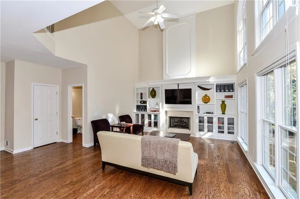 735 Orchard Court, Sandy Springs, Georgia 30328, 3 Bedrooms Bedrooms, ,2 BathroomsBathrooms,Residential,Sold,735 Orchard Court,5774391