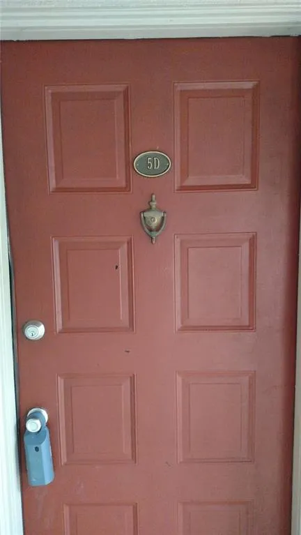 8740 Roswell Road Unit 5d, Atlanta, Georgia 30350, 2 Bedrooms Bedrooms, ,2 BathroomsBathrooms,Residential,Sold,8740 Roswell Road Unit 5d,5668557