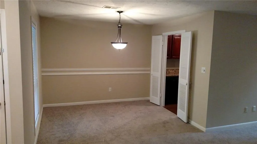 8740 Roswell Road Unit 5d, Atlanta, Georgia 30350, 2 Bedrooms Bedrooms, ,2 BathroomsBathrooms,Residential,Sold,8740 Roswell Road Unit 5d,5668557