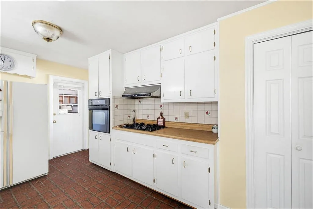 5735 Pine Brook Road, Atlanta, Georgia 30328, 4 Bedrooms Bedrooms, ,3 BathroomsBathrooms,Residential,For Sale,5735 Pine Brook Road,7740458