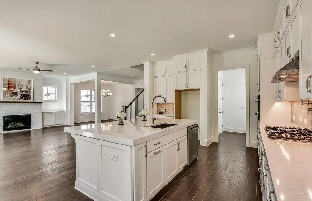 3010 Eamont Terrace, Sandy Springs, Georgia 30328, 5 Bedrooms Bedrooms, ,4 BathroomsBathrooms,Residential,Sold,3010 Eamont Terrace,6090204