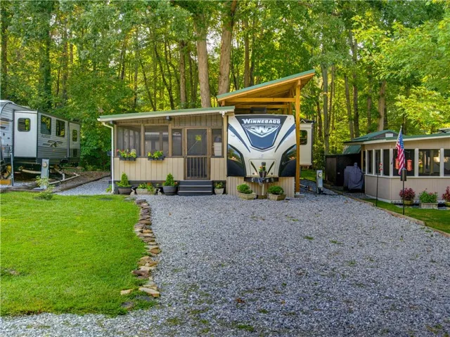324 Leisure Acres Drive, Cleveland, Georgia 30528