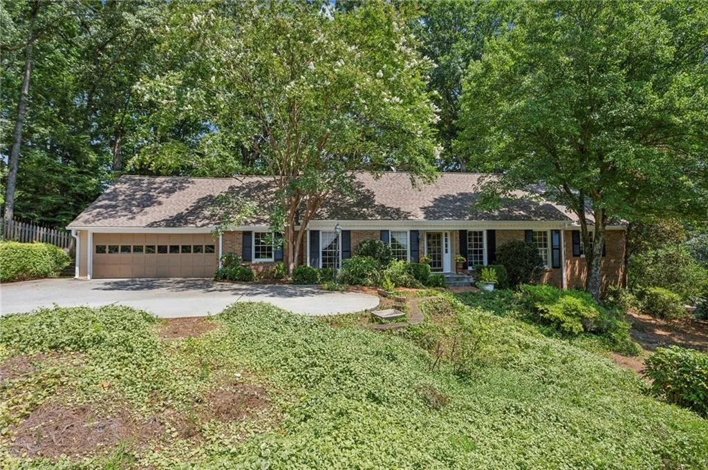 5575 Whitner Drive, Atlanta, Georgia 30327, 4 Bedrooms Bedrooms, ,4 BathroomsBathrooms,Residential,Sold,5575 Whitner Drive,7438094