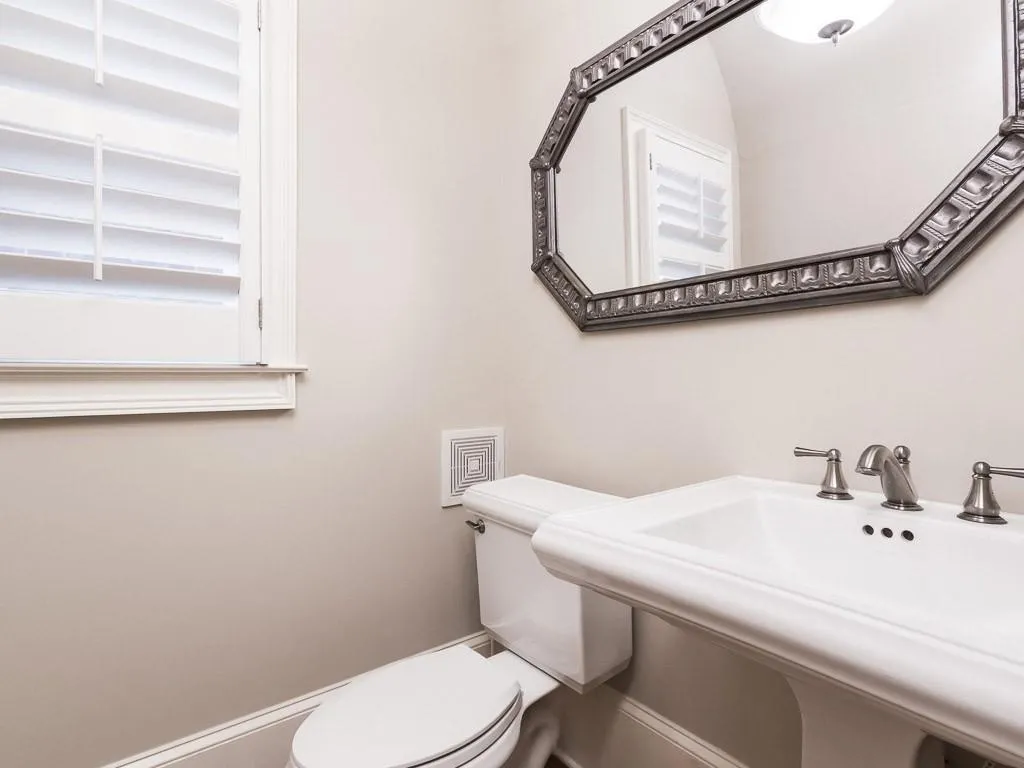 25 Cliftwood Drive, Sandy Springs, Georgia 30328, 5 Bedrooms Bedrooms, ,5 BathroomsBathrooms,Residential,Sold,25 Cliftwood Drive,5801745