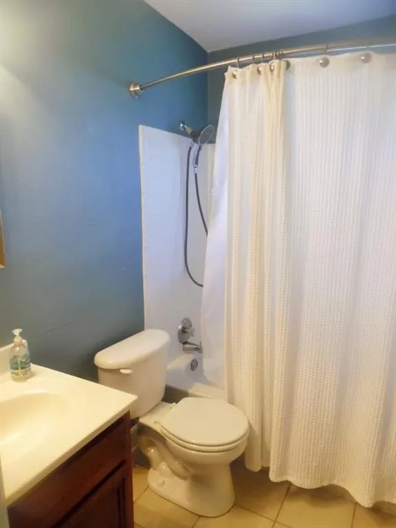 6940 Roswell Road Unit 8f, Sandy Springs, Georgia 30328, 2 Bedrooms Bedrooms, ,1 BathroomBathrooms,Residential,Sold,6940 Roswell Road Unit 8f,5670430