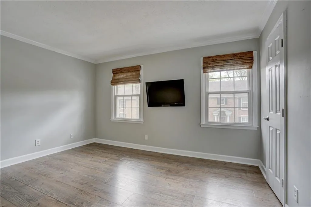 6700 Roswell Road Unit 21g, Atlanta, Georgia 30328, 2 Bedrooms Bedrooms, ,1 BathroomBathrooms,Residential,Sold,6700 Roswell Road Unit 21g,7029013