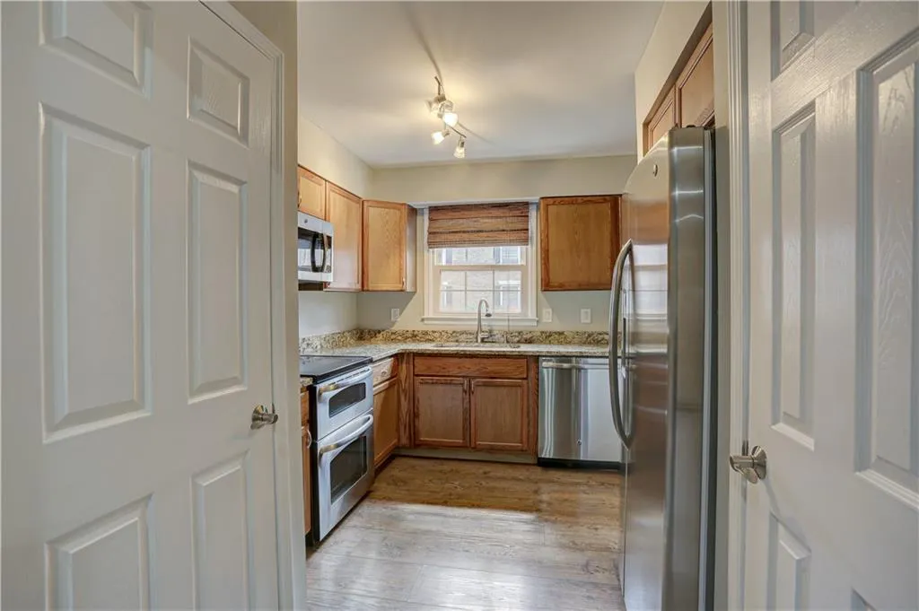 6700 Roswell Road Unit 21g, Atlanta, Georgia 30328, 2 Bedrooms Bedrooms, ,1 BathroomBathrooms,Residential,Sold,6700 Roswell Road Unit 21g,7029013