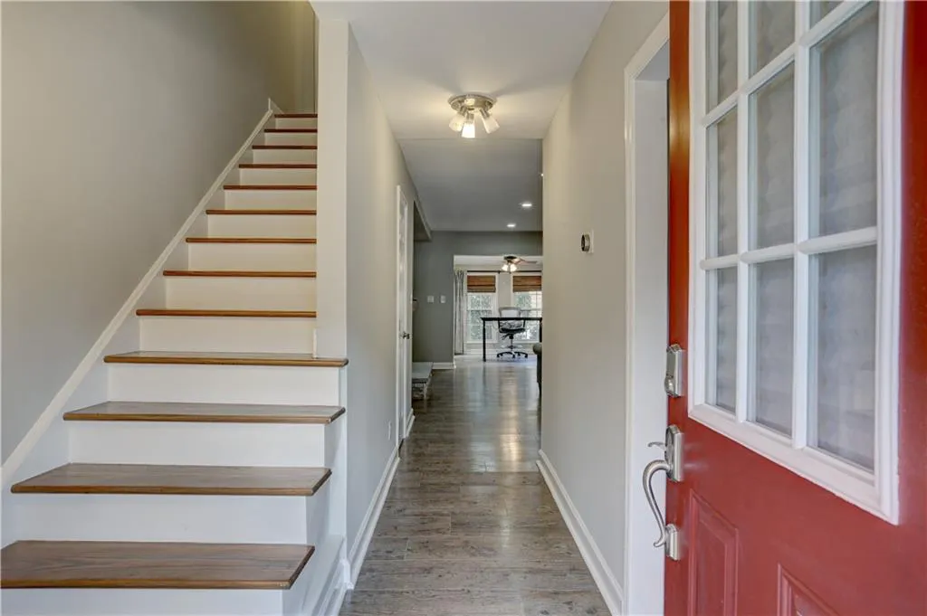 6700 Roswell Road Unit 21g, Atlanta, Georgia 30328, 2 Bedrooms Bedrooms, ,1 BathroomBathrooms,Residential,Sold,6700 Roswell Road Unit 21g,7029013