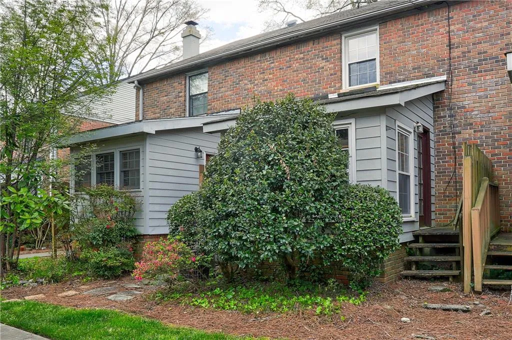 6700 Roswell Road Unit 21g, Atlanta, Georgia 30328, 2 Bedrooms Bedrooms, ,1 BathroomBathrooms,Residential,Sold,6700 Roswell Road Unit 21g,7029013