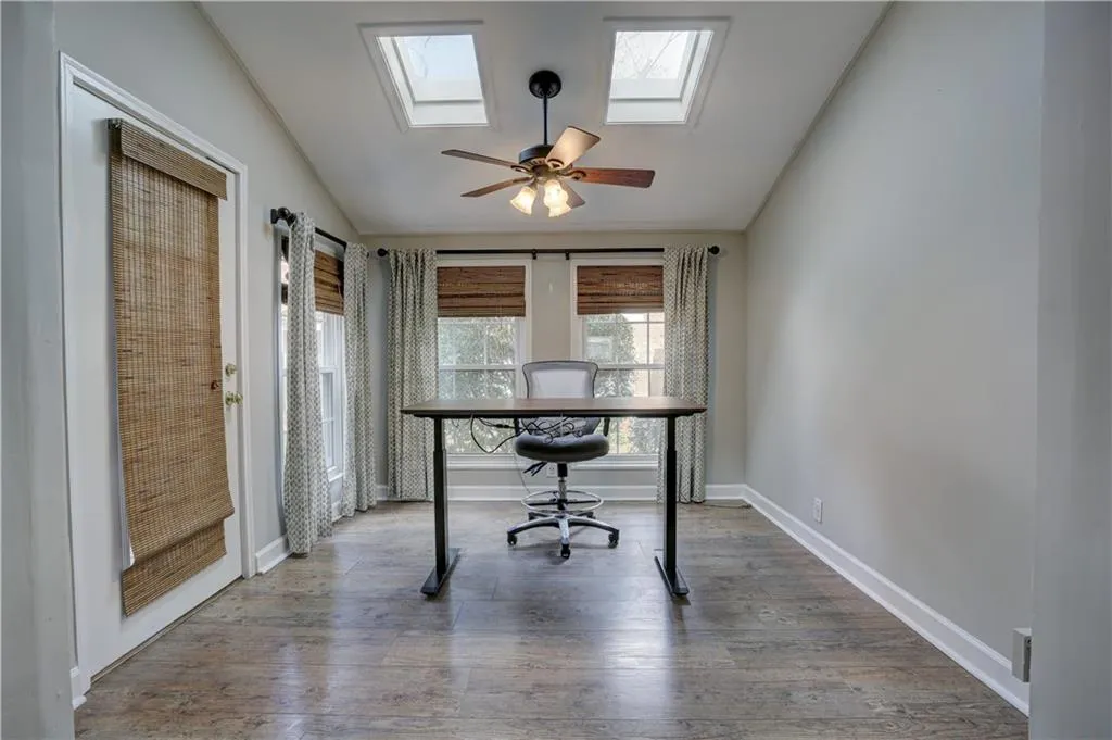 6700 Roswell Road Unit 21g, Atlanta, Georgia 30328, 2 Bedrooms Bedrooms, ,1 BathroomBathrooms,Residential,Sold,6700 Roswell Road Unit 21g,7029013