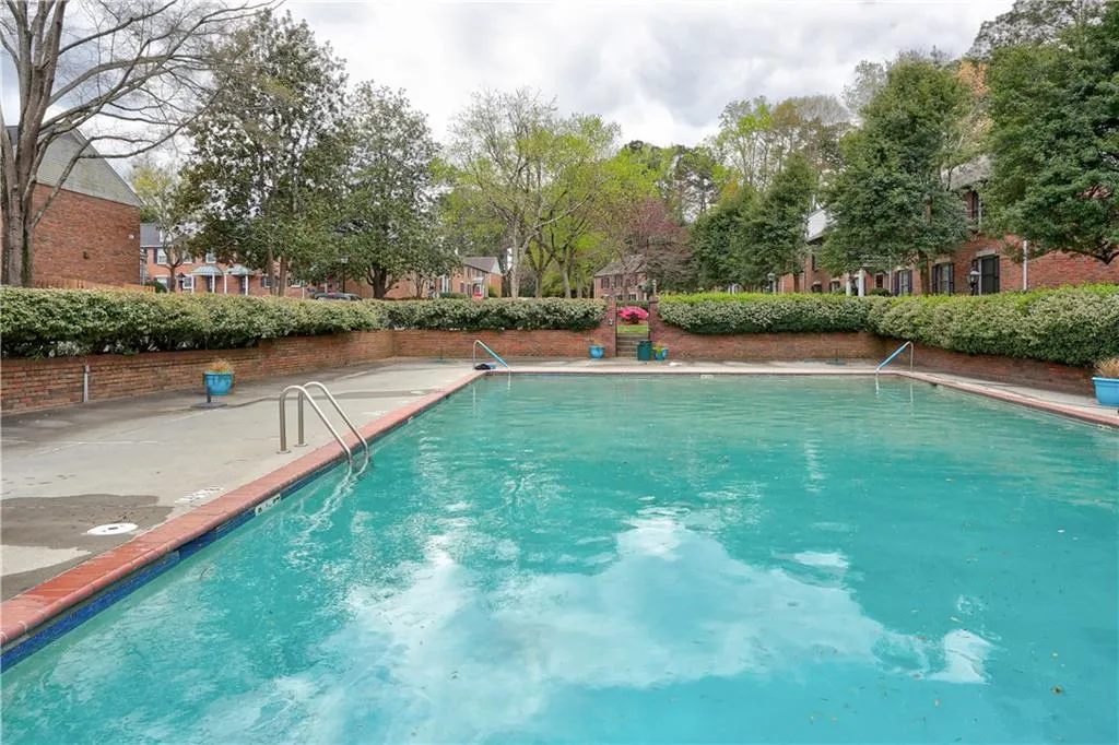 6700 Roswell Road Unit 21g, Atlanta, Georgia 30328, 2 Bedrooms Bedrooms, ,1 BathroomBathrooms,Residential,Sold,6700 Roswell Road Unit 21g,7029013
