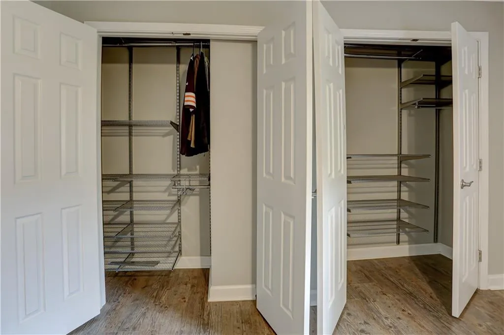 6700 Roswell Road Unit 21g, Atlanta, Georgia 30328, 2 Bedrooms Bedrooms, ,1 BathroomBathrooms,Residential,Sold,6700 Roswell Road Unit 21g,7029013