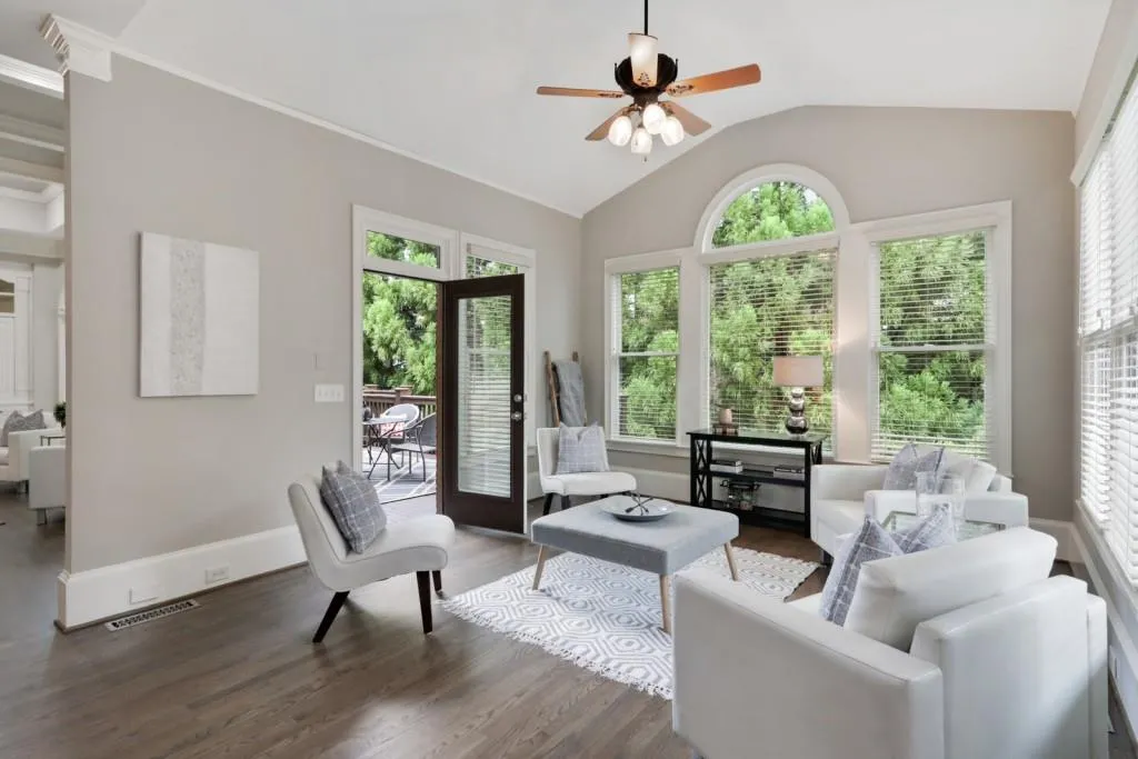 115 Glengate Avenue, Atlanta, Georgia 30328, 6 Bedrooms Bedrooms, ,6 BathroomsBathrooms,Residential,Sold,115 Glengate Avenue,6918850