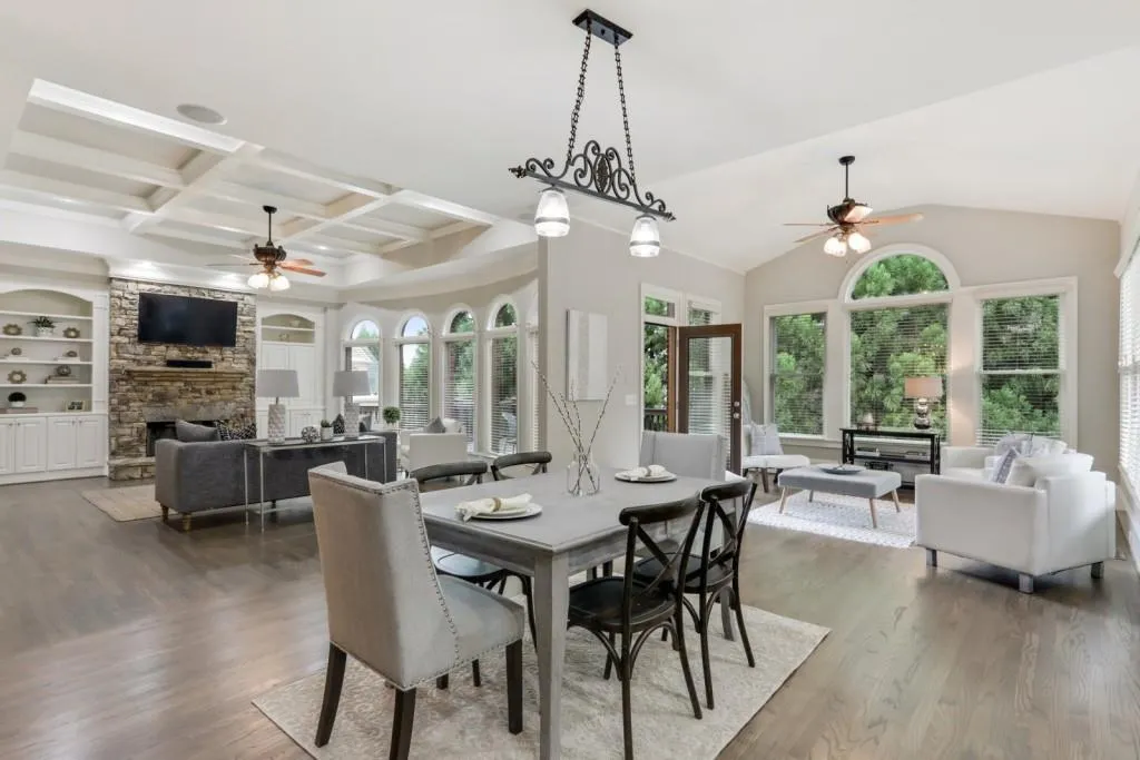 115 Glengate Avenue, Atlanta, Georgia 30328, 6 Bedrooms Bedrooms, ,6 BathroomsBathrooms,Residential,Sold,115 Glengate Avenue,6918850
