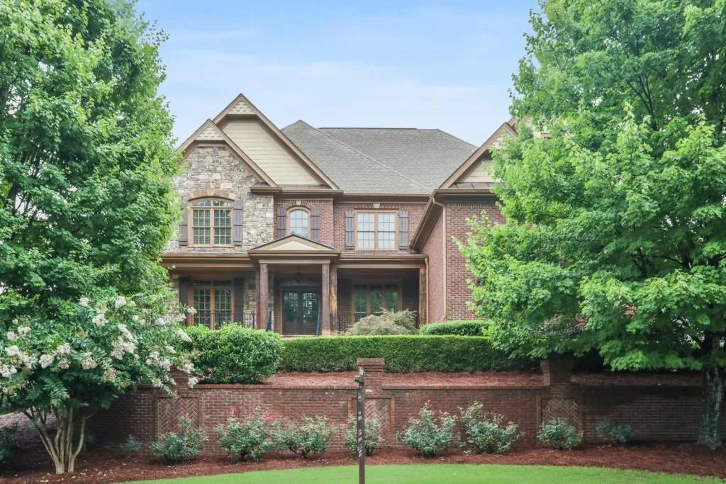 115 Glengate Avenue, Atlanta, Georgia 30328, 6 Bedrooms Bedrooms, ,6 BathroomsBathrooms,Residential,Sold,115 Glengate Avenue,6918850