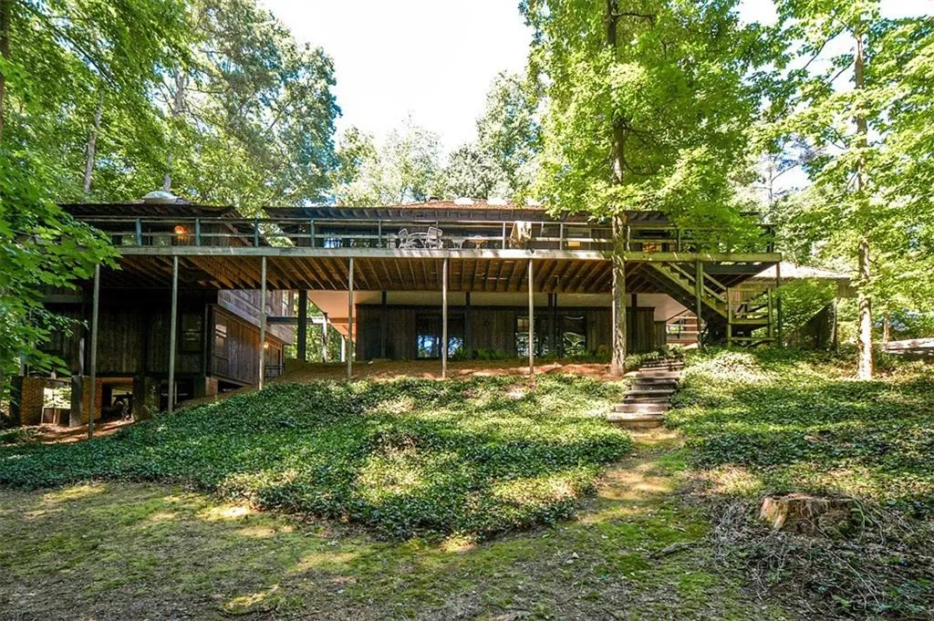 8100 Innsbruck Drive, Sandy Springs, Georgia 30350, 5 Bedrooms Bedrooms, ,4 BathroomsBathrooms,Residential,Sold,8100 Innsbruck Drive,6044800