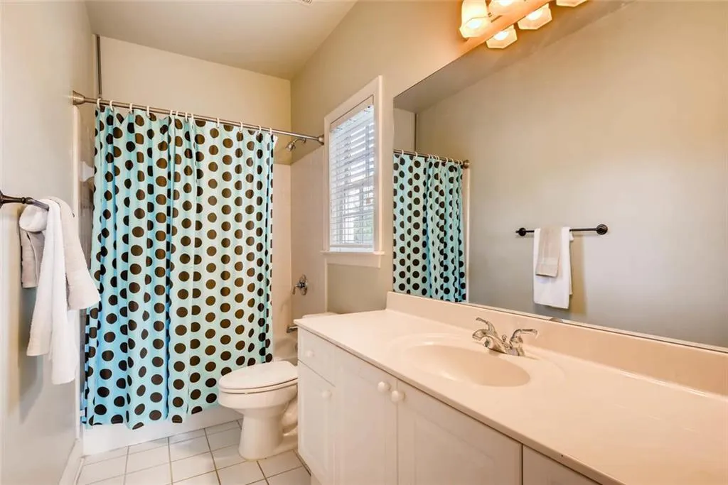 265 Lake Summit View, Atlanta, Georgia 30342, 5 Bedrooms Bedrooms, ,4 BathroomsBathrooms,Residential,Sold,265 Lake Summit View,5856551