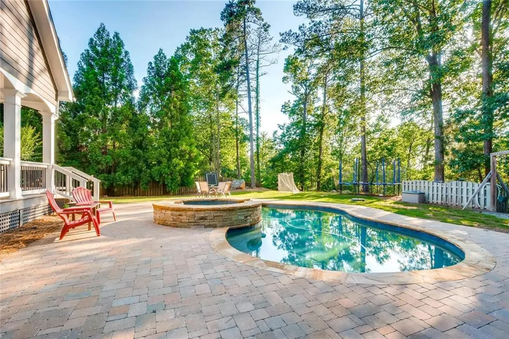 265 Lake Summit View, Atlanta, Georgia 30342, 5 Bedrooms Bedrooms, ,4 BathroomsBathrooms,Residential,Sold,265 Lake Summit View,5856551