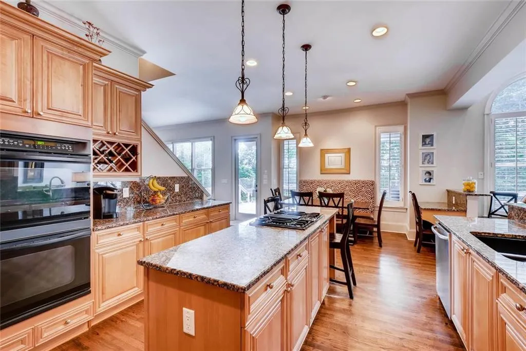 265 Lake Summit View, Atlanta, Georgia 30342, 5 Bedrooms Bedrooms, ,4 BathroomsBathrooms,Residential,Sold,265 Lake Summit View,5856551