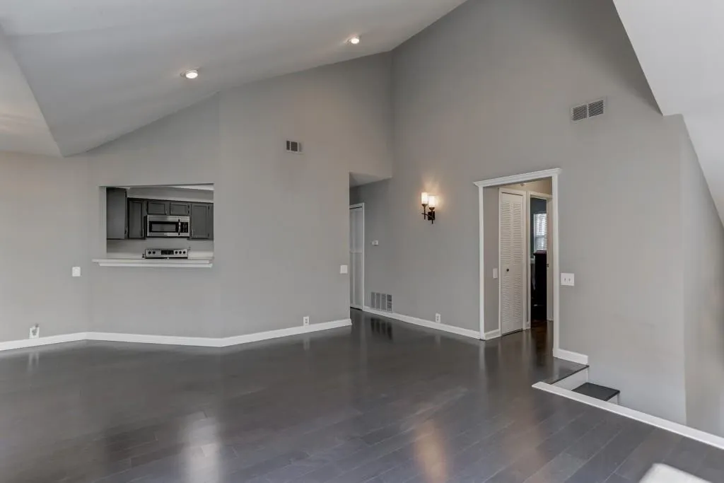 27 Dunwoody Springs Drive Unit 27, Atlanta, Georgia 30328, 2 Bedrooms Bedrooms, ,2 BathroomsBathrooms,Residential,Sold,27 Dunwoody Springs Drive Unit 27,6107122