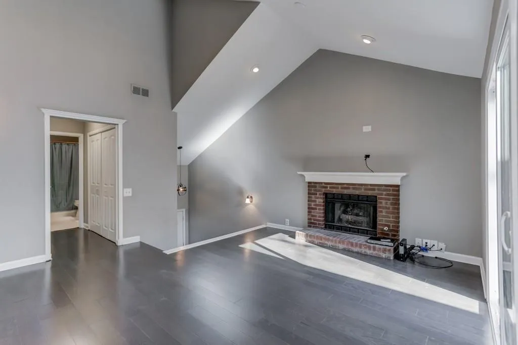 27 Dunwoody Springs Drive Unit 27, Atlanta, Georgia 30328, 2 Bedrooms Bedrooms, ,2 BathroomsBathrooms,Residential,Sold,27 Dunwoody Springs Drive Unit 27,6107122