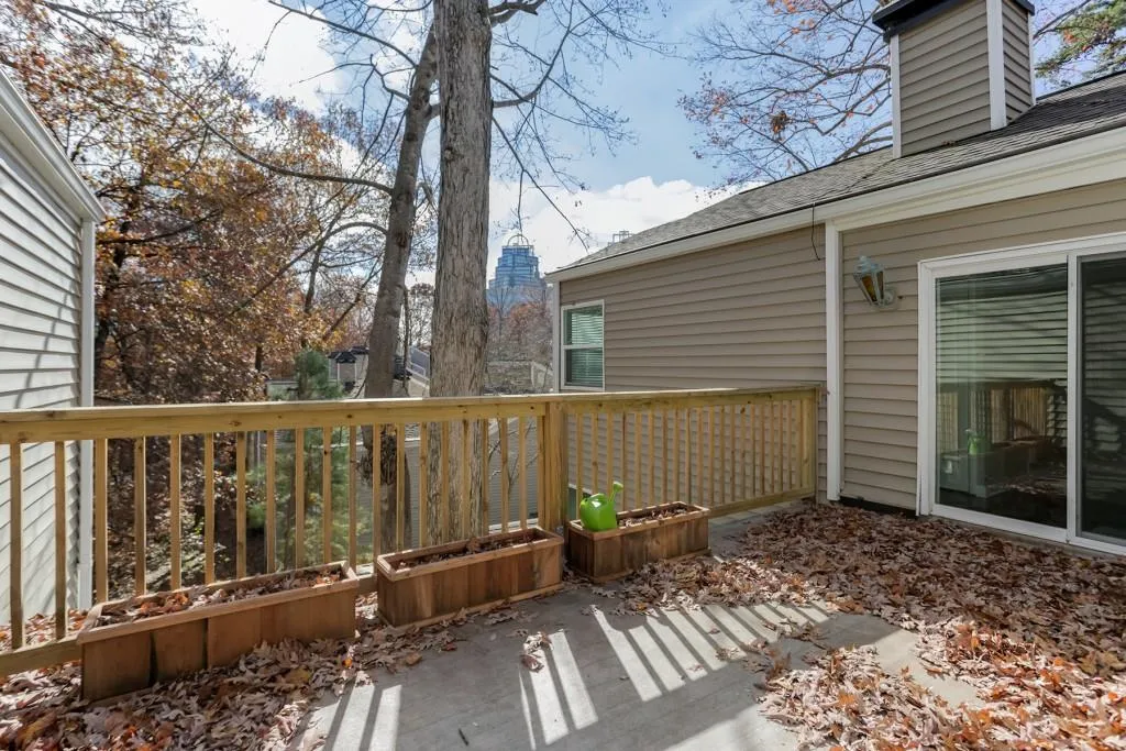 27 Dunwoody Springs Drive Unit 27, Atlanta, Georgia 30328, 2 Bedrooms Bedrooms, ,2 BathroomsBathrooms,Residential,Sold,27 Dunwoody Springs Drive Unit 27,6107122