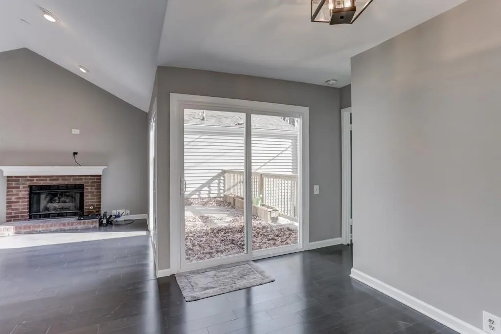 27 Dunwoody Springs Drive Unit 27, Atlanta, Georgia 30328, 2 Bedrooms Bedrooms, ,2 BathroomsBathrooms,Residential,Sold,27 Dunwoody Springs Drive Unit 27,6107122