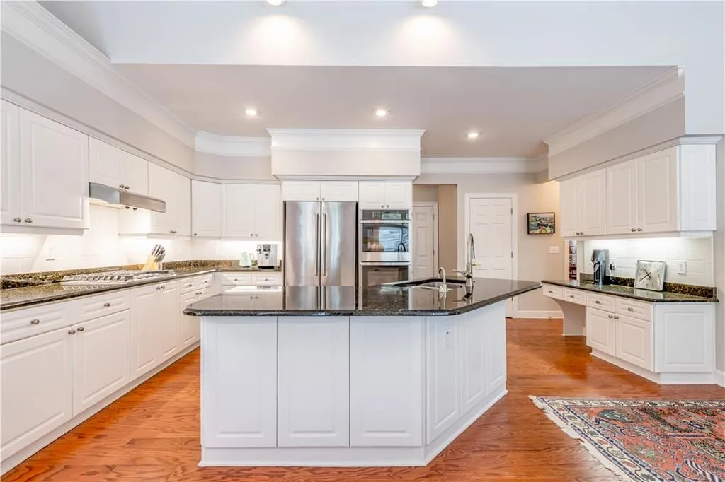 390 Craighead Drive Ne, Atlanta, Georgia 30319, 4 Bedrooms Bedrooms, ,3 BathroomsBathrooms,Residential,Sold,390 Craighead Drive Ne,7128918