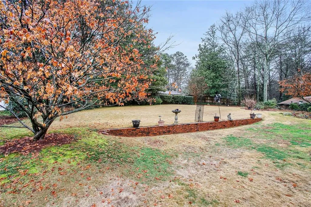 6415 Cherry Tree Lane, Sandy Springs, Georgia 30328, 3 Bedrooms Bedrooms, ,3 BathroomsBathrooms,Residential,Sold,6415 Cherry Tree Lane,6669527