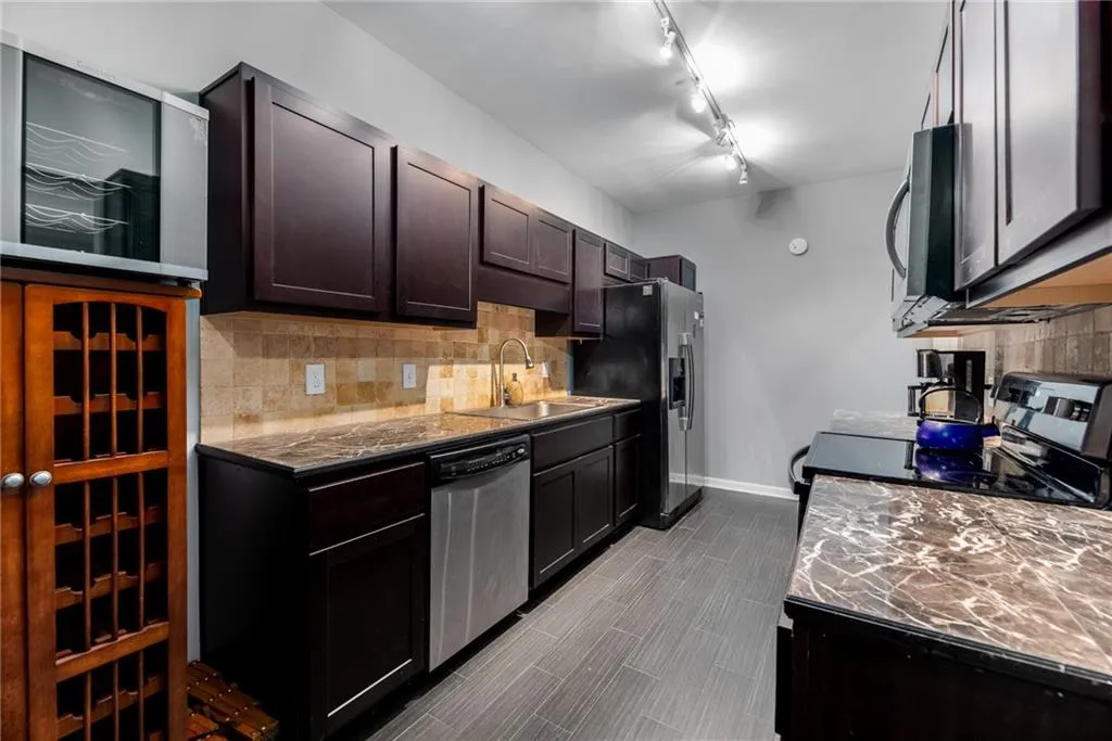 901 Brandywine Circle, Sandy Springs, Georgia 30350, 3 Bedrooms Bedrooms, ,2 BathroomsBathrooms,Residential,Sold,901 Brandywine Circle,6833072