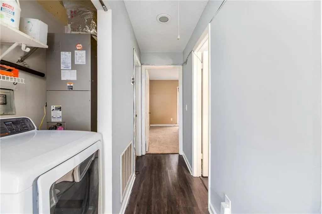 901 Brandywine Circle, Sandy Springs, Georgia 30350, 3 Bedrooms Bedrooms, ,2 BathroomsBathrooms,Residential,Sold,901 Brandywine Circle,6833072