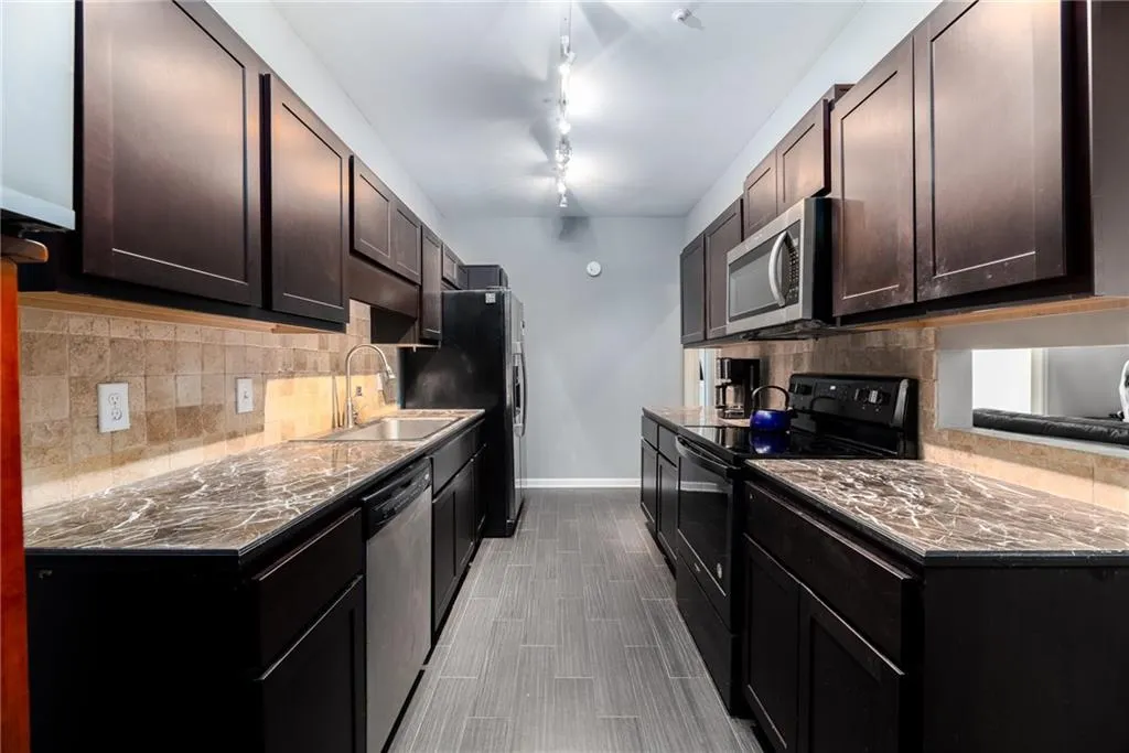 901 Brandywine Circle, Sandy Springs, Georgia 30350, 3 Bedrooms Bedrooms, ,2 BathroomsBathrooms,Residential,Sold,901 Brandywine Circle,6833072