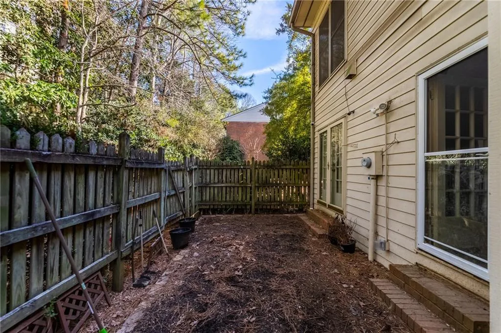 901 Brandywine Circle, Sandy Springs, Georgia 30350, 3 Bedrooms Bedrooms, ,2 BathroomsBathrooms,Residential,Sold,901 Brandywine Circle,6833072