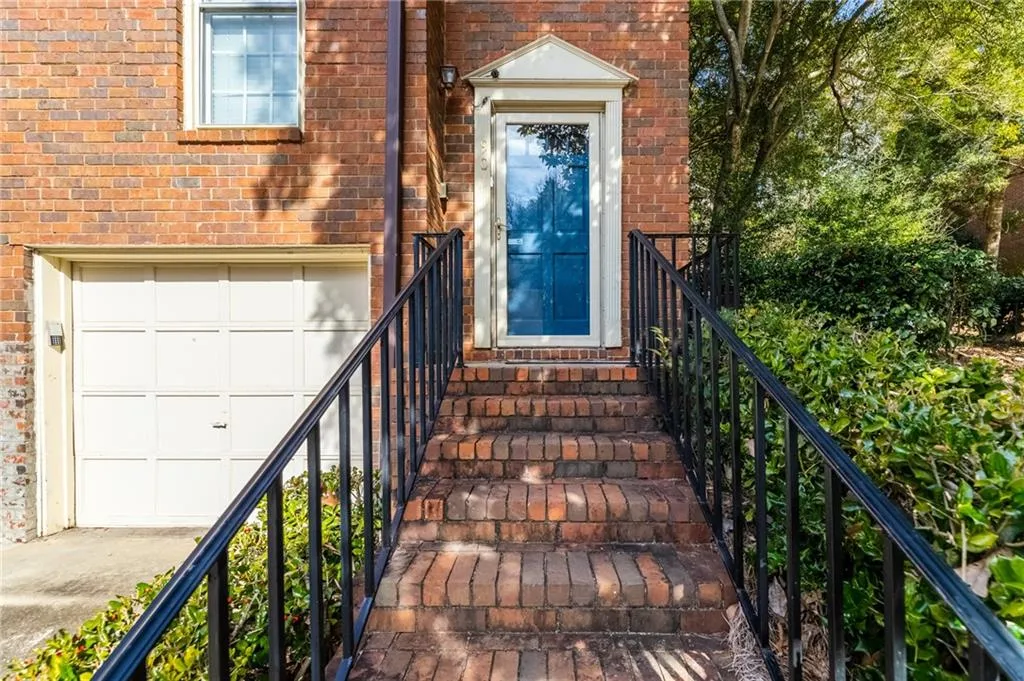 901 Brandywine Circle, Sandy Springs, Georgia 30350, 3 Bedrooms Bedrooms, ,2 BathroomsBathrooms,Residential,Sold,901 Brandywine Circle,6833072