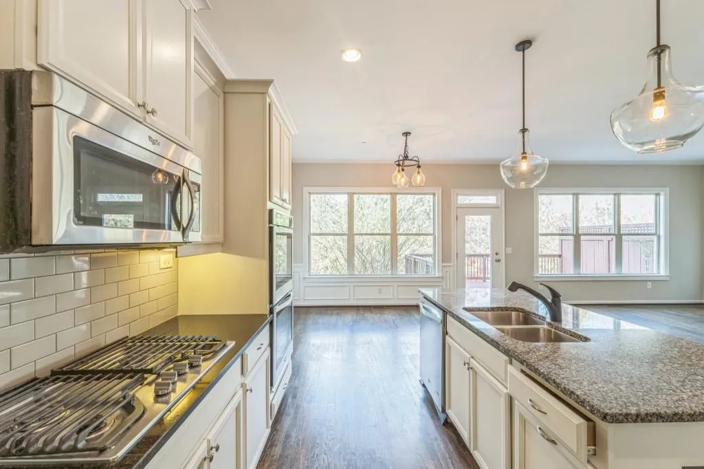 986 Bergeron Place, Atlanta, Georgia 30328, 3 Bedrooms Bedrooms, ,2 BathroomsBathrooms,Residential,Sold,986 Bergeron Place,7490047