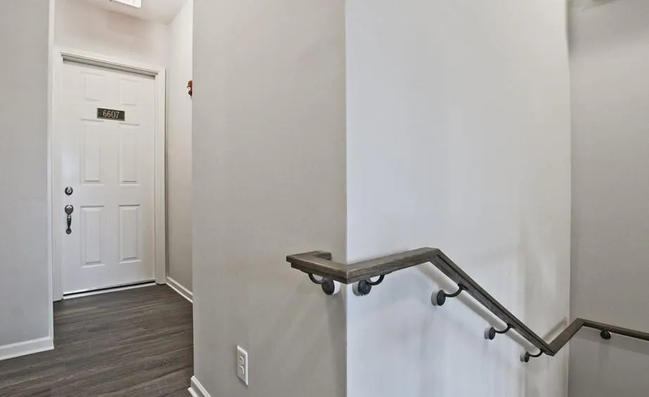 6607 Sterling Drive Unit 645, Sandy Springs, Georgia 30328, 1 Bedroom Bedrooms, ,2 BathroomsBathrooms,Residential,Sold,6607 Sterling Drive Unit 645,6678520