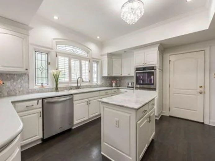 9930 Huntcliff Trace, Sandy Springs, Georgia 30350, 5 Bedrooms Bedrooms, ,3 BathroomsBathrooms,Residential,Sold,9930 Huntcliff Trace,6666298