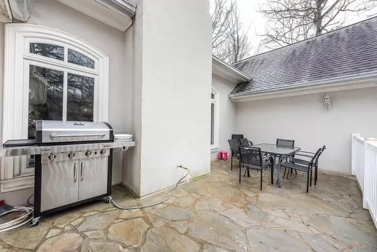 9930 Huntcliff Trace, Sandy Springs, Georgia 30350, 5 Bedrooms Bedrooms, ,3 BathroomsBathrooms,Residential,Sold,9930 Huntcliff Trace,6666298