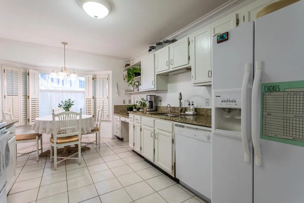 504 Bainbridge Drive, Atlanta, Georgia 30327, 3 Bedrooms Bedrooms, ,2 BathroomsBathrooms,Residential,Sold,504 Bainbridge Drive,6920242