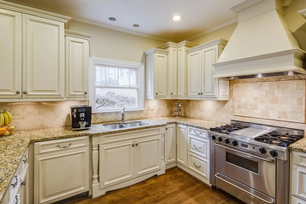 7500 Brandonshire Road, Sandy Springs, Georgia 30350, 5 Bedrooms Bedrooms, ,4 BathroomsBathrooms,Residential,Sold,7500 Brandonshire Road,6828694